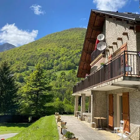 Appartement T2 ensoleillé. Terrasse et vaste jardin commun à Cauterets Extérieur photo