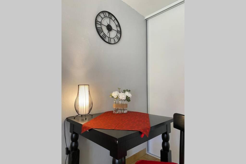Appartement T2 Ensoleillé. Terrasse Et Vaste Jardin Commun *